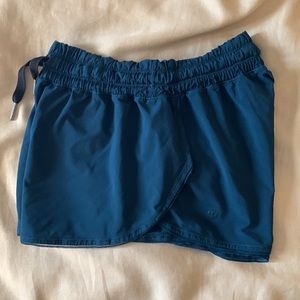 Lululemon running shorts size 4